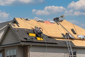 What Insurance Do Manitoba Roofers Need?